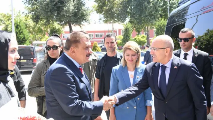 Hazine Ve Maliye Bakanı Mehmet Şimşek Büyükşehir Belediyesini Ziyaret Etti