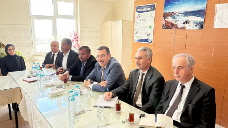'Hizmet Bizim İşimiz, Gönüllere Girmek Vazifemiz'