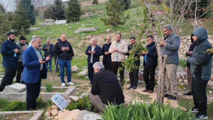 HÜDA PAR'ın merhum Malatya İl Başkanı Dönmezer vefatının sene-i devriyesinde yad edildi