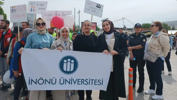 İnönü Üniversitesi 'Aile Haftası Yürüyüşü'ne Katıldı