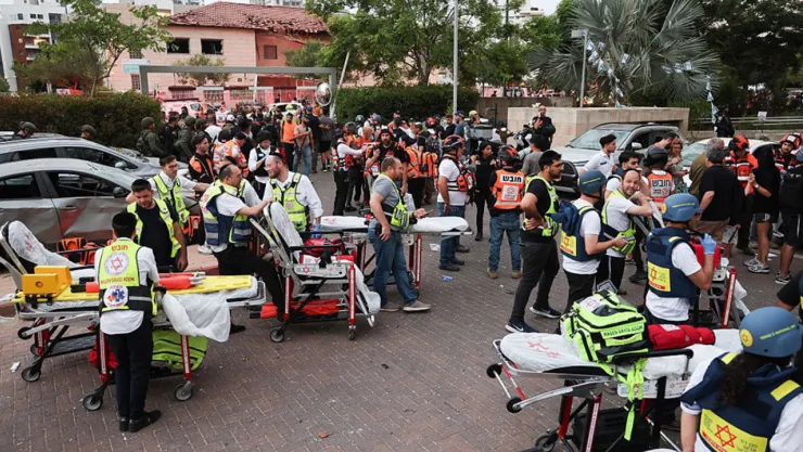 İran'dan siyonist rejime yoğun füze saldırısı: 8 ölü, 287 yaralı