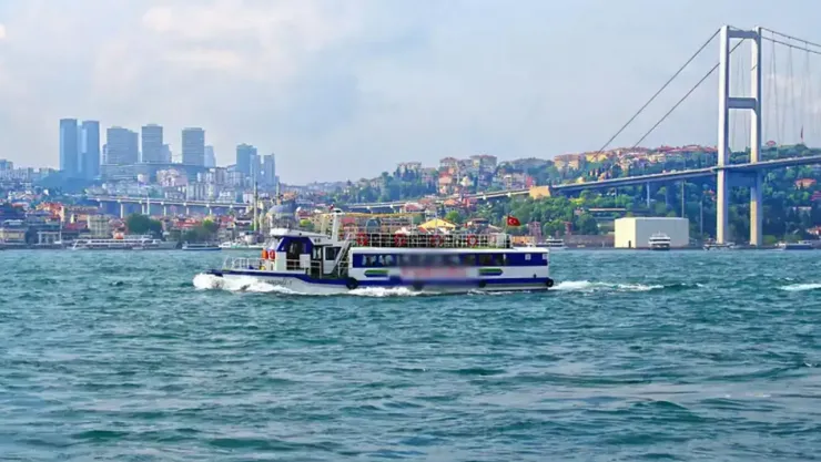 İstanbul Boğazı'nda gemi trafiği çift yönlü durduruldu