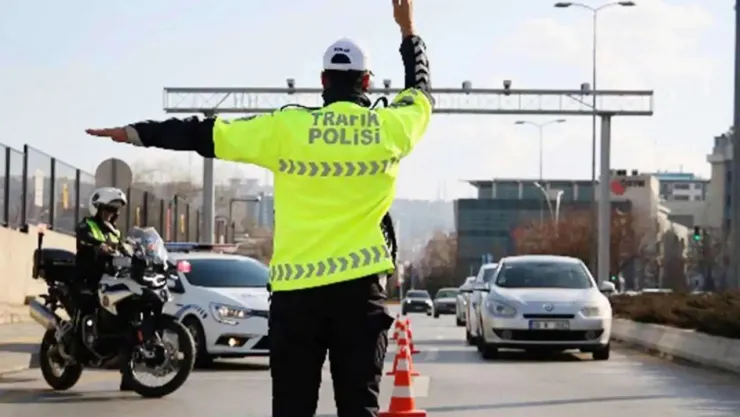 İstanbul'da bazı yollar trafiğe kapatıldı