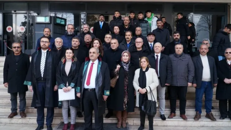 İYİ Parti Adliye Önünde Açıklama Yaptı