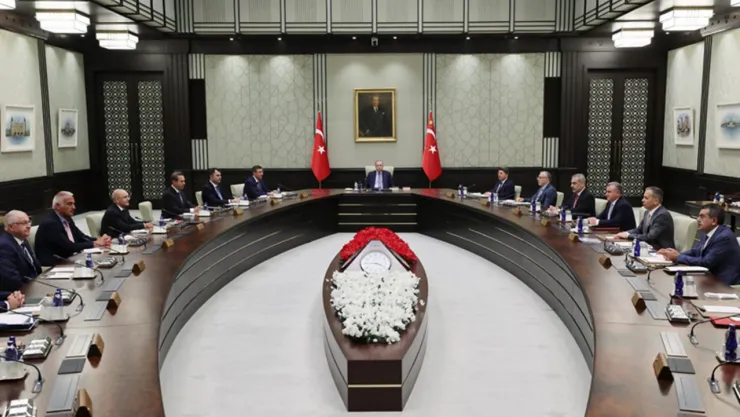 Kabine toplandı