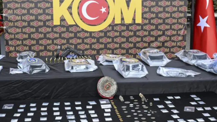 Kaçak pırlanta operasyonu: 30 tutuklama