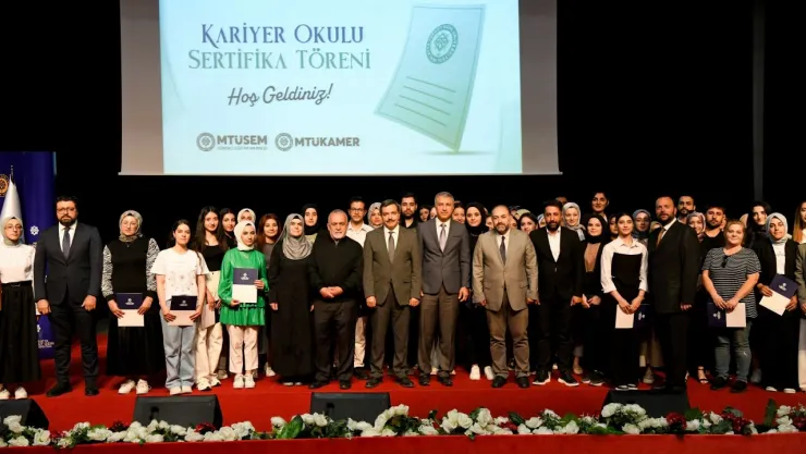 Kariyer Okulu Sertifika Programı Düzenlendi