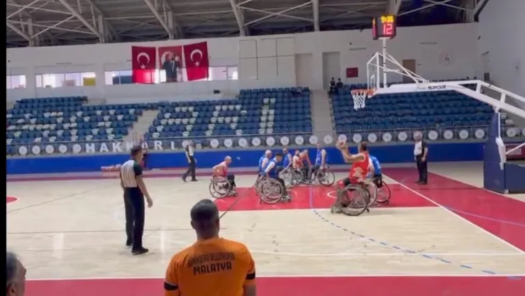 Malatya Büyükşehir Belediye Spor Tekerlekli Basketbol Takımı Deplasmanda Galip.