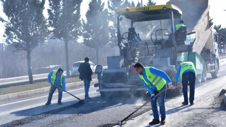 Malatya Büyükşehir Belediyesi, Eski Malatya Yolunda Asfalt Çalışmalarını Sürdürüyor