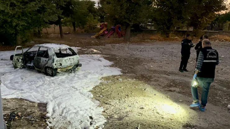 Malatya'da Araç Yangını: B.A.'ya Ait Otomobil Kül Oldu, Polis İnceleme Başlattı