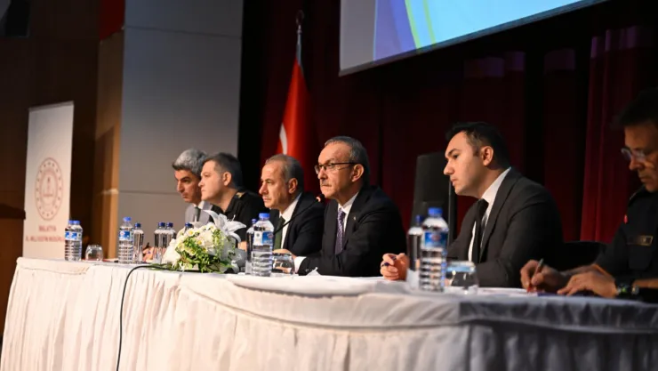 Malatya'da Eğitim ve Öğretim Faaliyetleri, Okul Güvenliği ve Servis Hizmetleri Değerlendirme Toplantısı Gerçekleştirildi