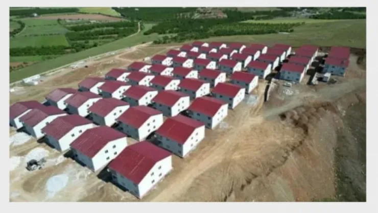 Malatya'da Halk Bağışlı Konutlar Çürümeye Bırakıldı