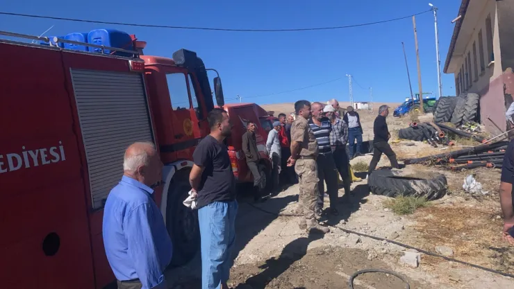 Malatya'da İki Ayrı Yangın: Akçadağ'da Ev, Arguvan'da Samanlık Hasar Gördü