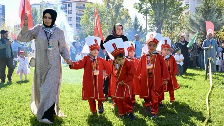 Malatya'da Minikler Dualarla Kur'an-ı Kerim'e İlk Adımı Attı