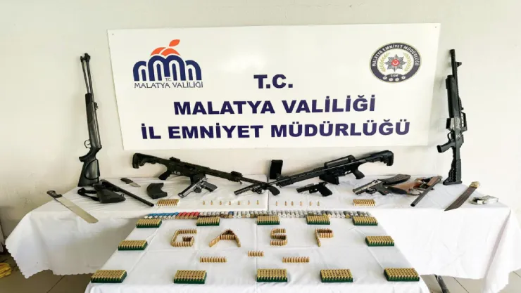 Malatya'da Silah Teşhiri Yapan 29 Şüpheliye Eş Zamanlı Operasyon