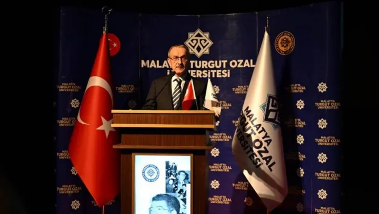 Malatya'da 'Türkiye'nin Siyasi ve İktisadi Dönüşümünde Özal' Konferansı düzenlendi