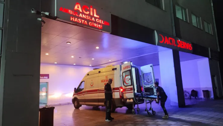 Malatya'da yolun karşısına geçmeye çalıştığı esnada motosikletin çarptığı yaya, yaralandı
