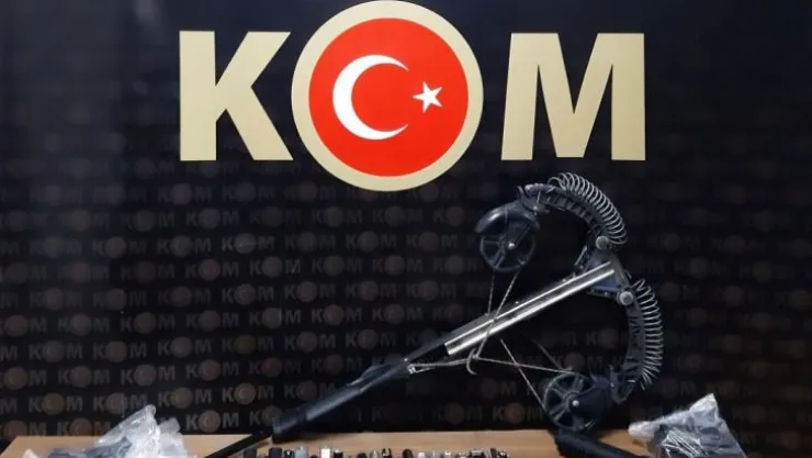 Malatya Polisi Çok Sayıda Silah ve Gümrük Kaçağı Ürün Ele Geçirdi