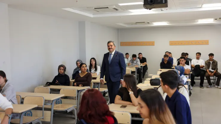 Malatya Turgut Özal Üniversitesi'nde 2025-2026 akademik yılı başladı