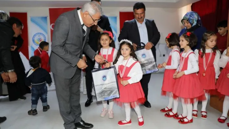 Öğrencilerin Coşkulu Gösterisi Başkan Güder'i Duygulandırdı