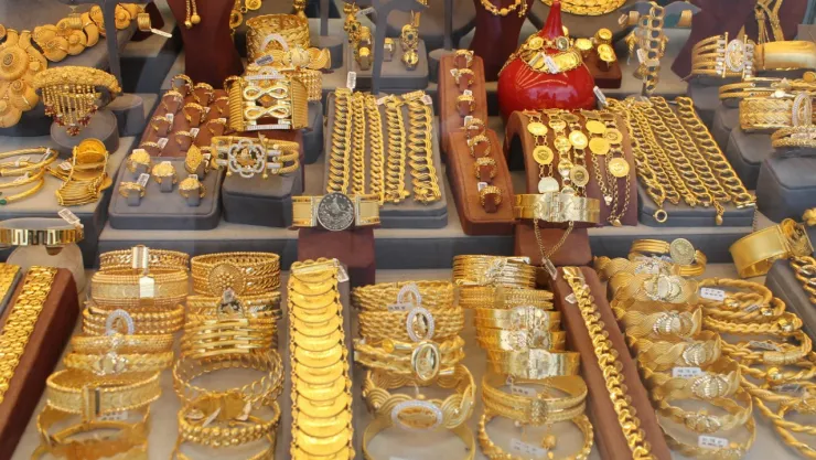 Ons Altın 4.070 Doların Altına Düştü: Piyasalarda Düşüş Hızlandı