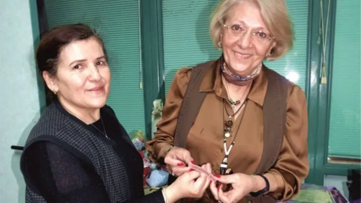 Pembe Bileklik Hayat Kurtarıyor
