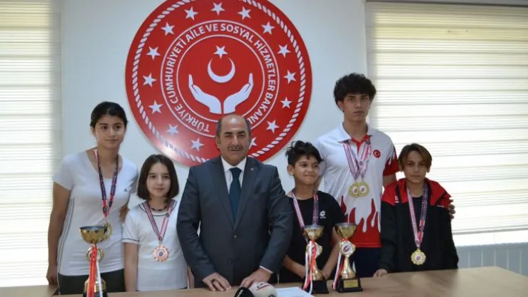 Şampiyon Gençlerle Bir Araya Geldi