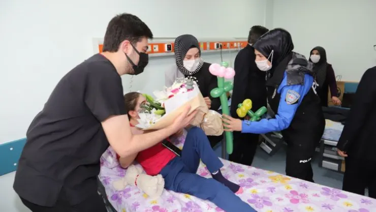Serebral Palsi hasta kardeşler ziyaret edildi