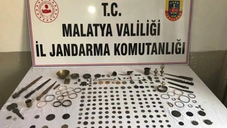 Tarihi eser kaçakçısı yakalandı