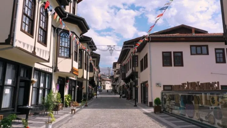 Tarihi Yeşilyurt Konakları Yeniden Restore Edilip, Turizme Kazandırılacak
