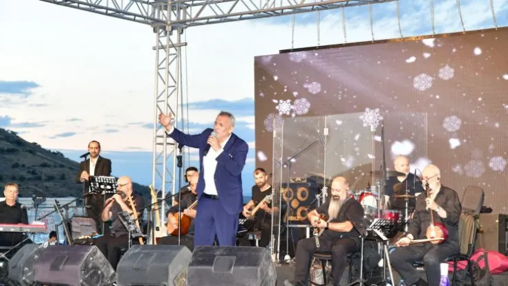 Türk Halk Müziği sanatçısı Yavuz Bingöl, 'Veysel'siz 50 Yıl' konseri