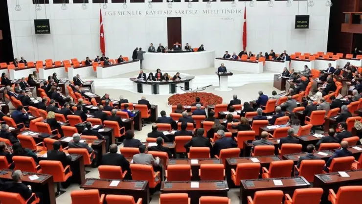 Türkiye'de faaliyet gösteren siyasi parti ve üye sayısı