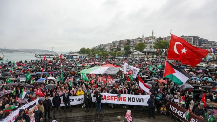 Üsküdar'daki Filistin yürüyüşüne on binler katıldı