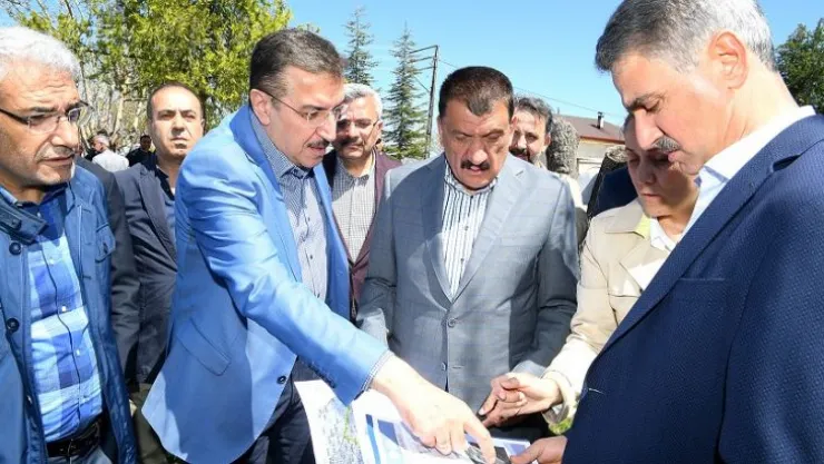 Usta Şagirt Kümbetinde yapılan restorasyon çalışmaları devam ediyor