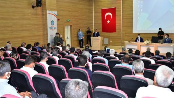 Vali Aydın Baruş Doğanşehir'de Kurum Yetkilileri ve Muhtarları Bir Araya Getirdi