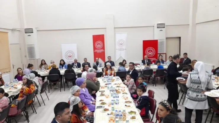 Vali Baruş Çocuklarla İftar Proğramında Bir Araya Geldi