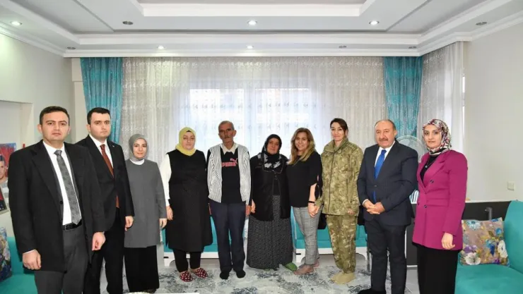 Vali Ersin Yazıcı'nın Eşi Hanife Yazıcı'dan Şehit Ailelerine Ziyaret