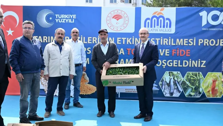 Vali Seddar Yavuz, '14 Mayıs Dünya Çiftçiler Günü' Kapsamında Tohum, Fide ve Ekipman Dağıtım Törenine Katıldı