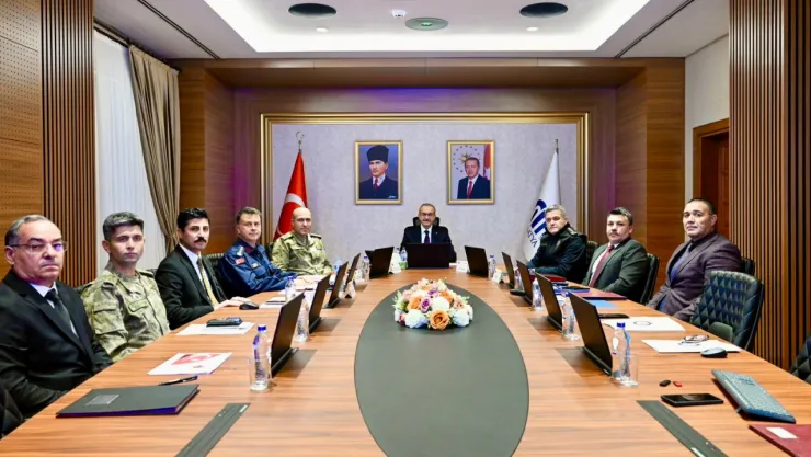Vali Seddar Yavuz Başkanlığında Güvenlik Zirvesi: Suçla Mücadelede Yeni Adımlar