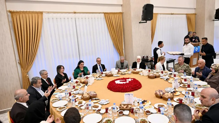 Vali Seddar Yavuz, İl Emniyet Müdürlüğü Tarafından Düzenlenen İftar Programına Katıldı