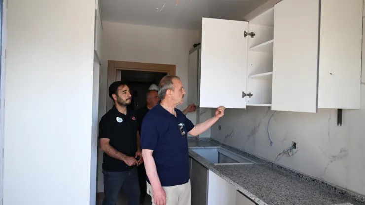 Vali Yavuz, Pazar Mesaisinde İnşaat Denetimlerine Devam Ediyor