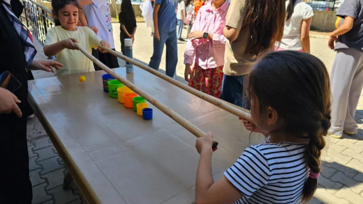 Yaz Okulu'na Katılan Öğrenciler Hem Öğreniyor Hem Eğleniyor.