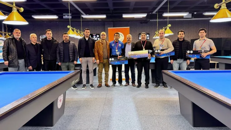 Yeşilyurt Belediyesi 3 Bant Bilardo Turnuvasında Dereceye Girenler Ödüllendirildi