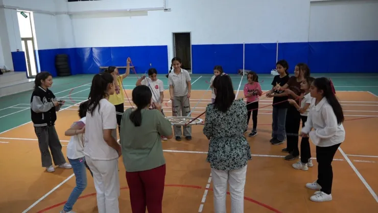 Yeşilyurt Belediyesi'nin Melekbaba'da Ki Çocuk Şenliği Renkli Anlar Sahne Oldu