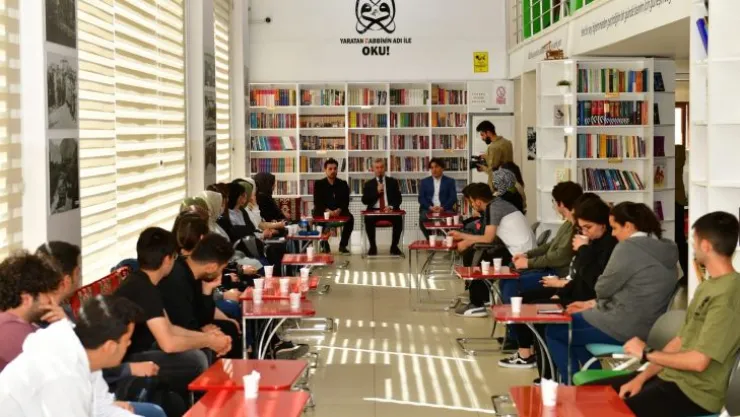 Yeşilyurt Belediyesi, Üniversite Sınavlarına Hazırlanan Öğrencilere (Ayt) Soru Bankası Kitabı Dağıttı