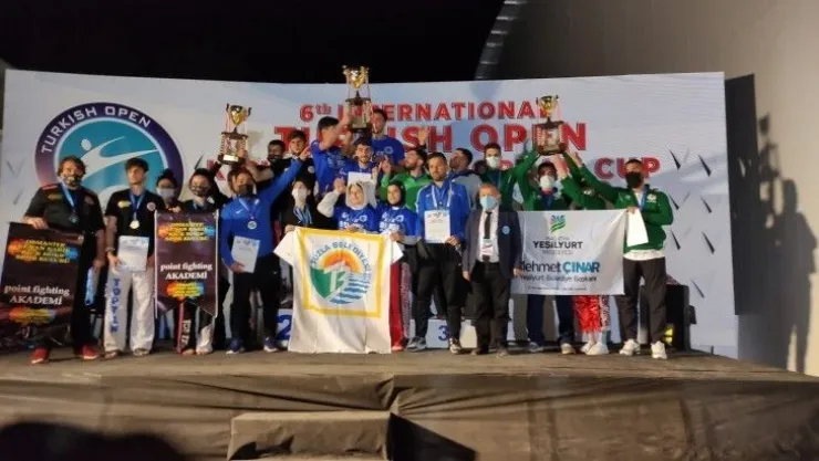 Yeşilyurt Belediyespor Kick-Boks Takımı, Avrupa Kupası Maçlarında Üçüncülük Kupasının Sahibi Oldu
