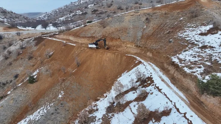 Yeşilyurt'ta Kırsal Bölgelerin Ulaşım Standardı Yükseliyor