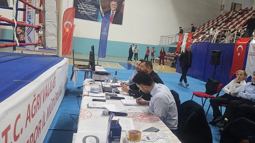 Ağrı'da MUAY THAİ Doğu Anadolu Bölge Şampiyonası Başladı