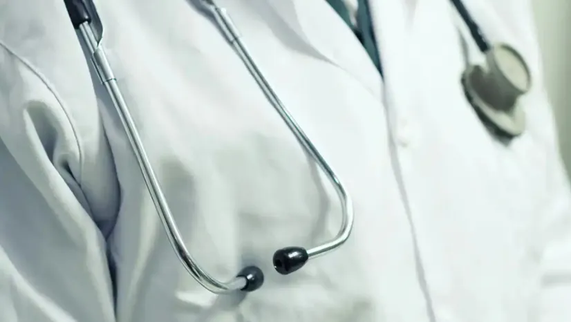 Bakanlık, sosyal medyada reklam yapan doktorlar hakkında suç duyurusunda bulunacak