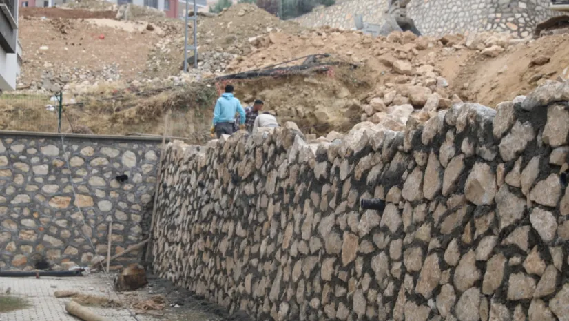 Battalgazi Belediyesi'nden Altyapı ve Kaldırım Çalışmalarında Yoğun Mesai